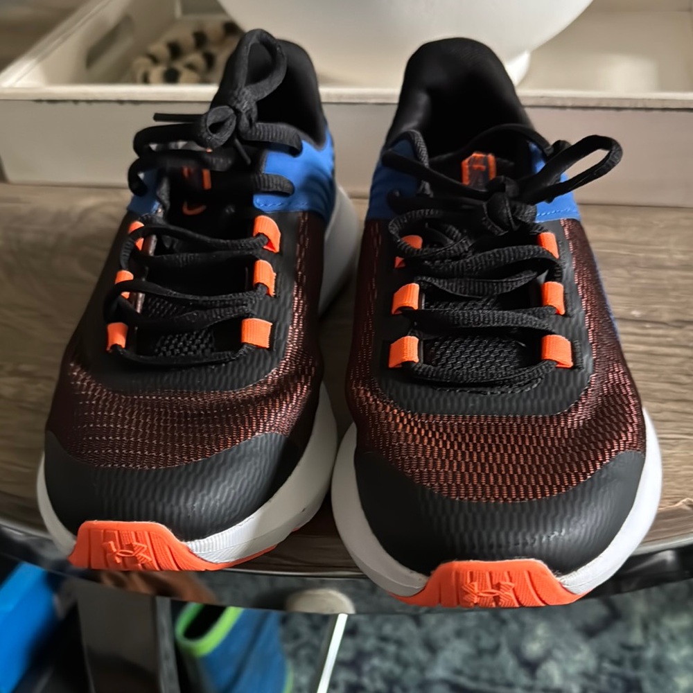 Under Armour Black and Blue Sneakers with Breathable Mesh